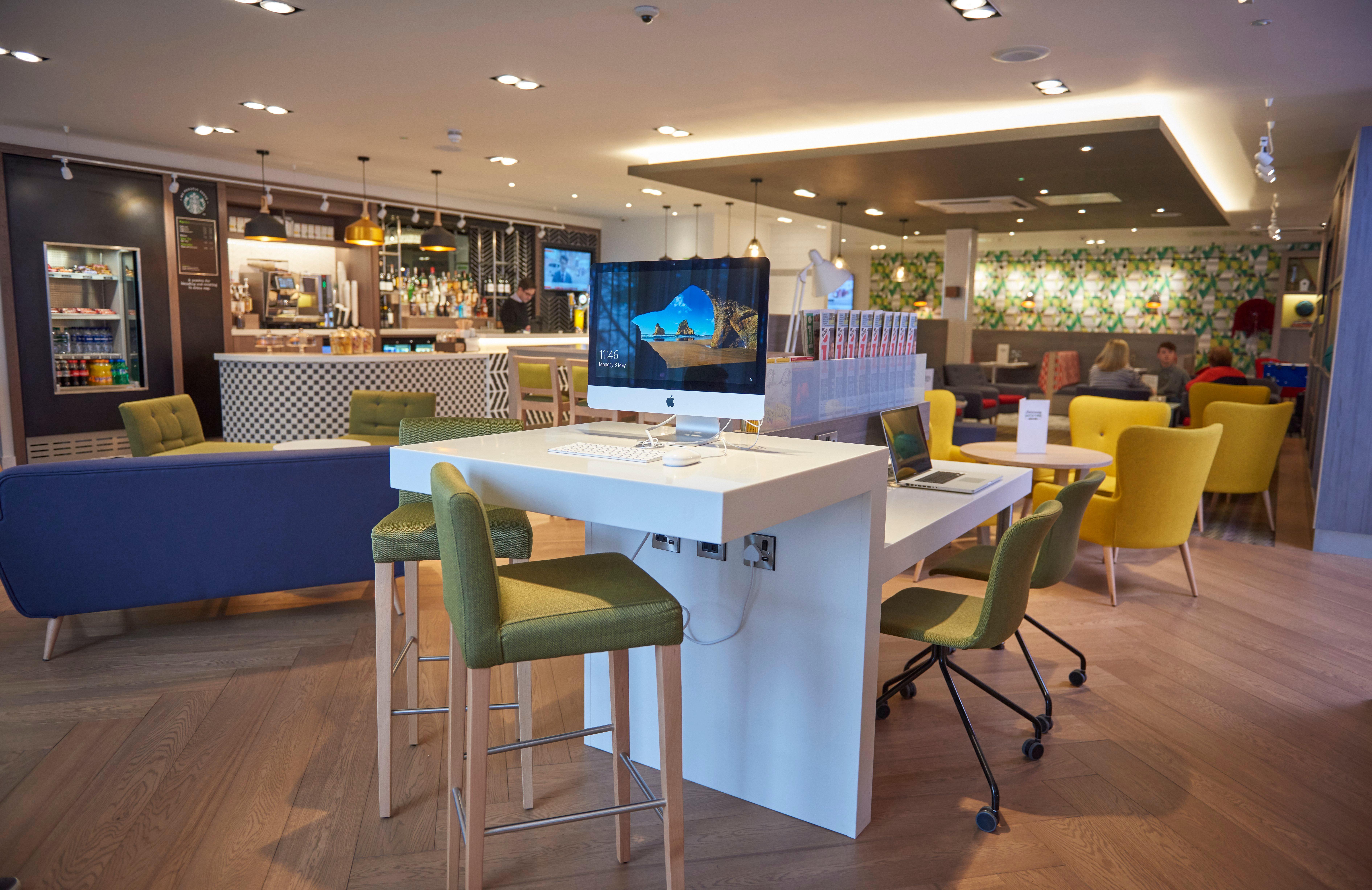 Holiday Inn Northampton West M1 Junc 16, An Ihg Hotel Flore Extérieur photo