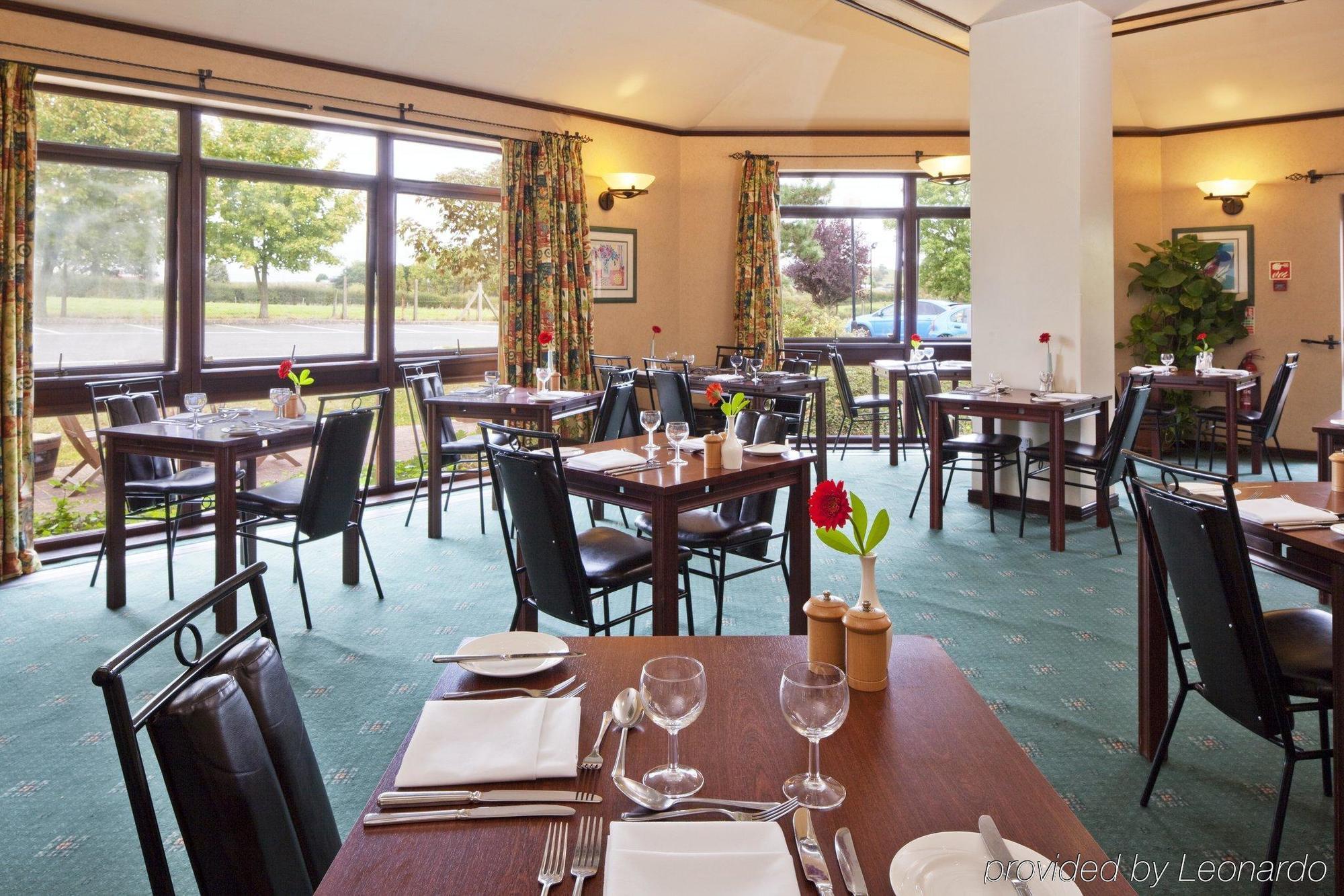 Holiday Inn Northampton West M1 Junc 16, An Ihg Hotel Flore Restaurant photo